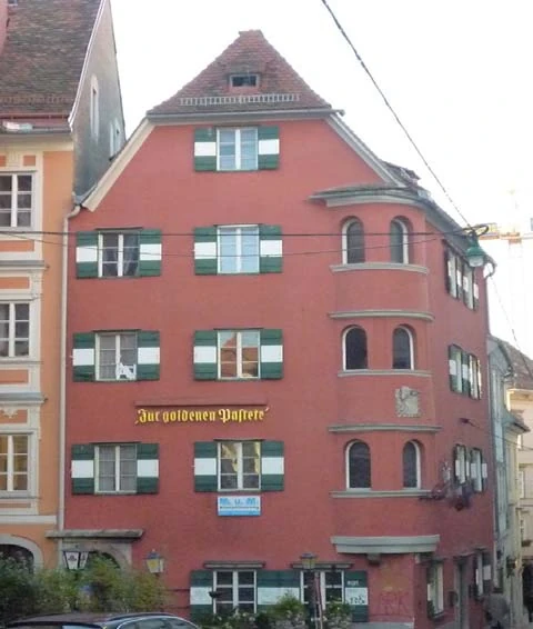 Fassade der Goldenen Pastete